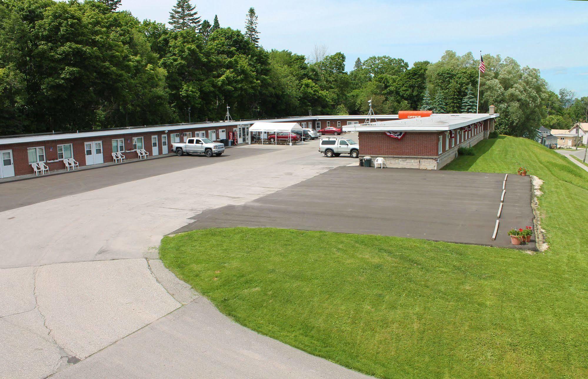 Budget Host Crestview Inn Sault Ste. Marie Dış mekan fotoğraf